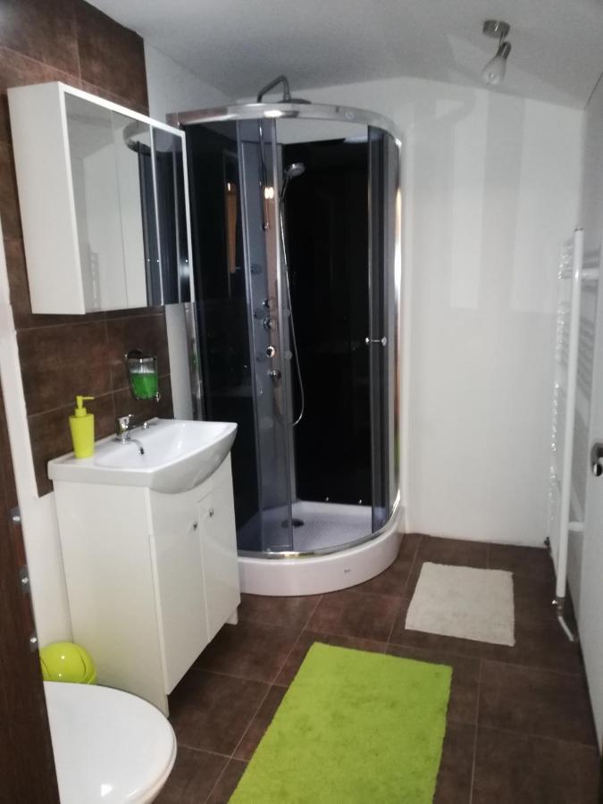 Penzion U Cola Prievidza Buitenkant foto